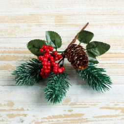 Декор &quot;Новогодняя сказка&quot; ветка, листья ягоды шишка