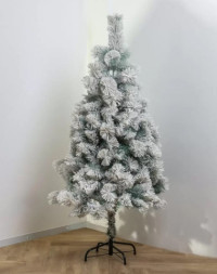 Сосна заснеженная искусственная на подставке