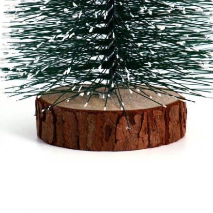 Декор «Ёлочка зелёная в снегу» на спиле дерева