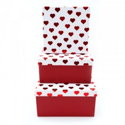 Коробка &quot;Красные сердца&quot; с бантом Тиснение фольгой, квадрат