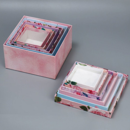 Подарочная коробка «Цветы», квадрат