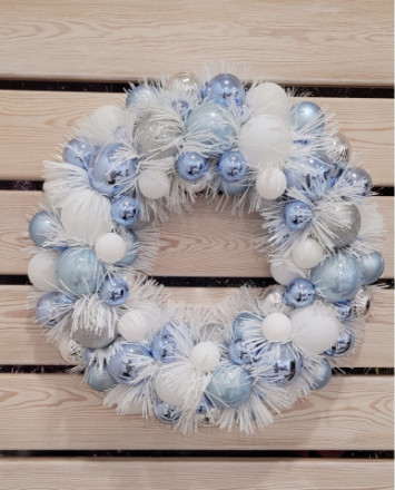 Новогодний венок из Ёлочных шаров Ассорти