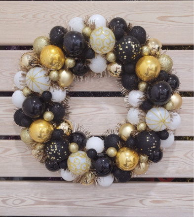 Новогодний венок из Ёлочных шаров Ассорти